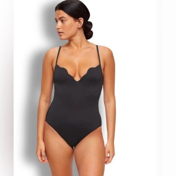 Seafolly Other - NWT Seafolly Women's Petal Edge Sweetheart One Piece Swimsuit black size US 10